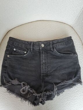 Zara Black Distressed Jean Shorts Size 6